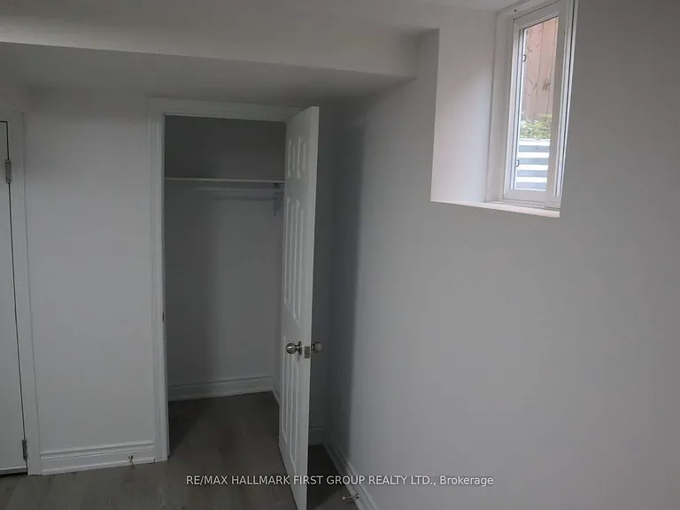 1627 Baggins St #LOWER — Photo 4