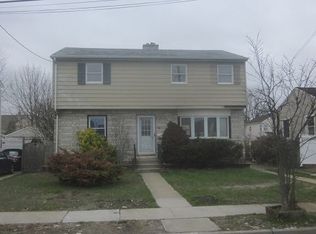 48 Overton St, Freeport, NY 11520