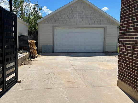 3rd image of 2134 E Crystal Ave