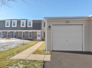 318 Rodenburg Rd, Roselle, IL 60172