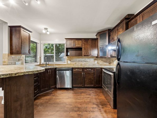 3 bedroom rental in Surrey — photo 10