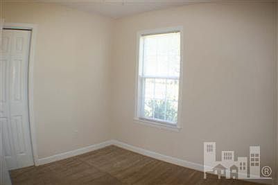 5th image of 250 SE Guy Court