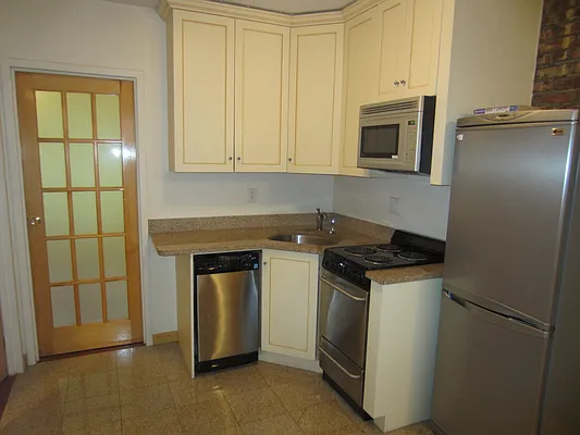 Rented by Majesty Management | media 54