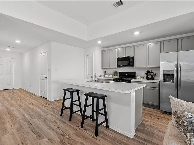 512 Maple Bend Ln — Photo 13
