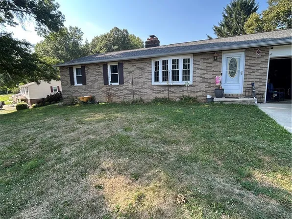 6641 Hillfield St NW, North Canton, OH 44720