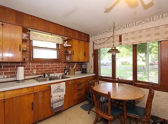 3rd image of 29145 White Oak Ln