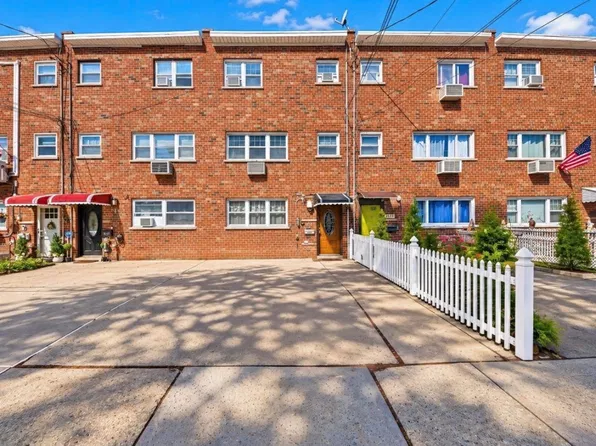 2533 Hollers Ave, Bronx, NY 10475