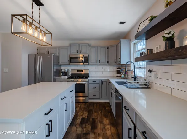 152 Mount Jefferson Dr, Effort, PA 18330