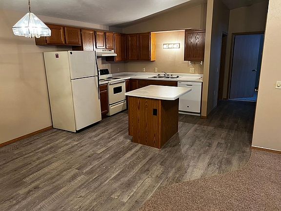 4th image of 214 Regan St #10