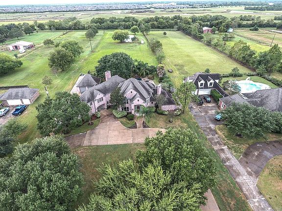 3rd image of 1102 W Viejo Dr