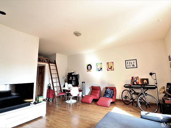 2nd image of 50 W 90th St APT 5C