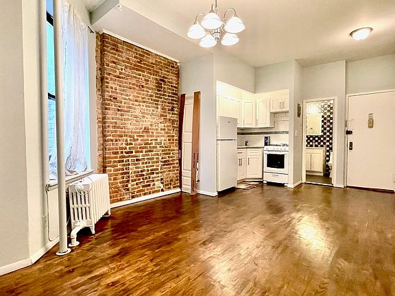2nd image of 726 Amsterdam Ave APT 3C1