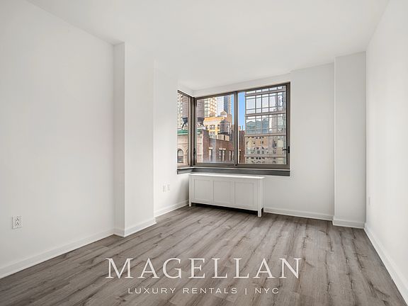 3rd image of 35 W 33rd St APT 14E
