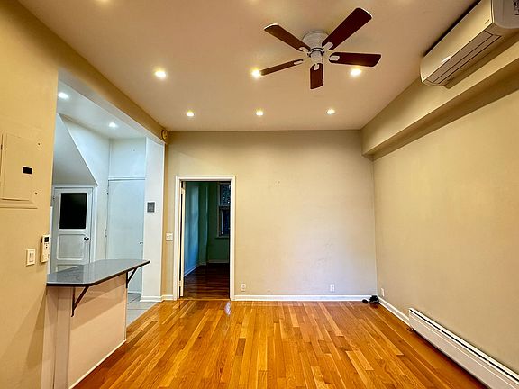 4th image of 3173 41st St #1R