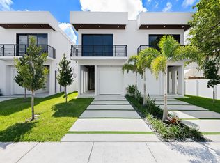 916 NE 17th Ave, Fort Lauderdale, FL 33304