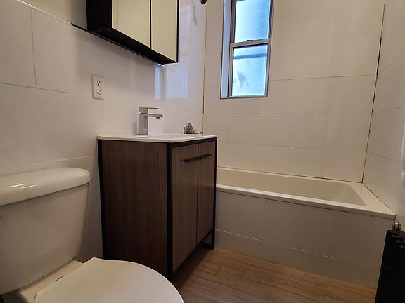 4th image of 164 Clinton Ave #23E