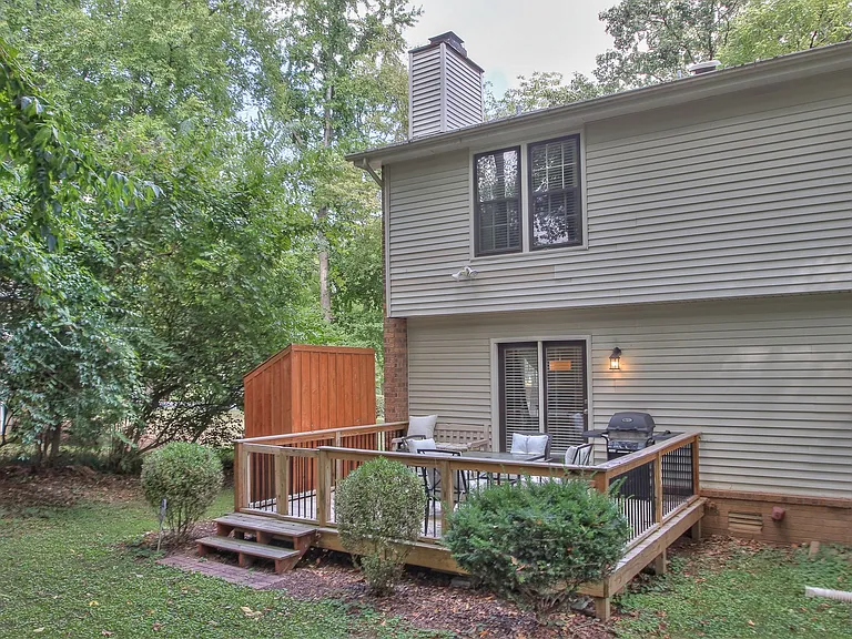 3321 Lealand Ln — Photo 38