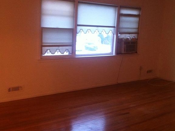 4th image of 301 Buel Ave