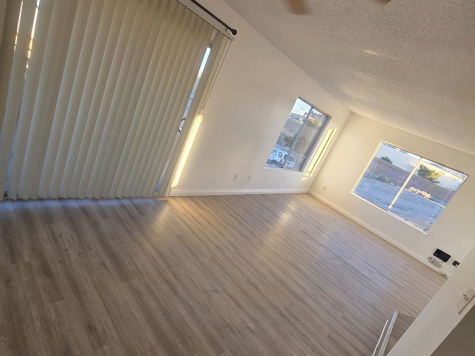 1st image of 1061 May Ln APT 3