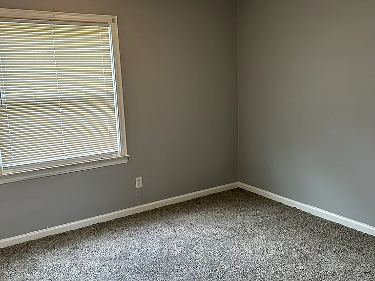 11715 Stahelin Ave — Photo 6