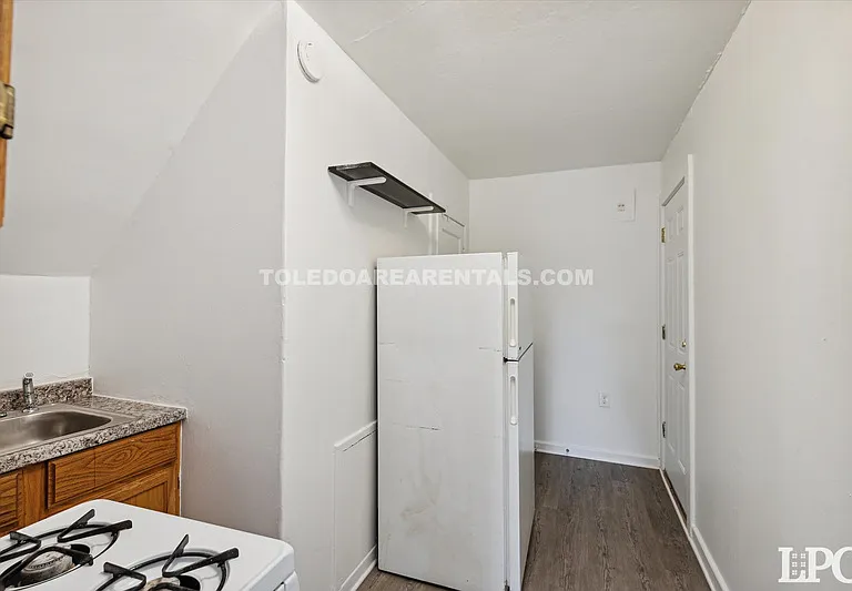 3843 Peru St #3 — Photo 11