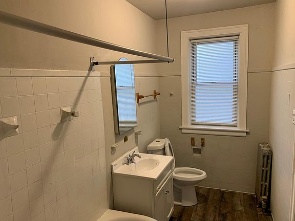 5th image of 7828 S Essex Ave APT 1N