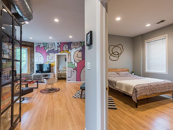 2nd image of 4361 N Lincoln Ave #2