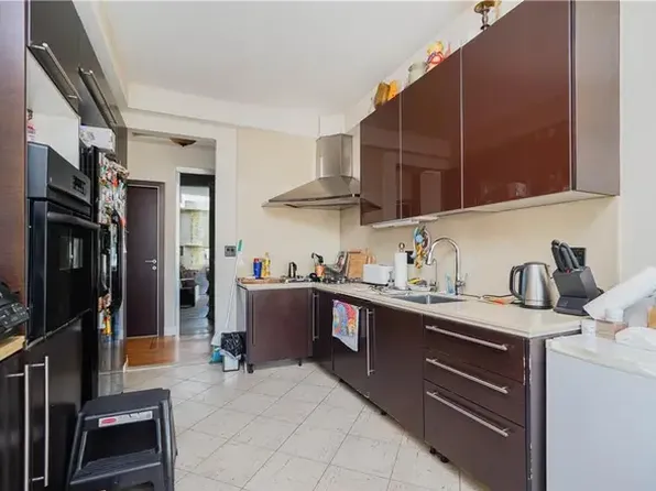 135 Oceana Drive East image 11 of 18