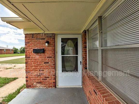 3rd image of 3009 SE 20th St