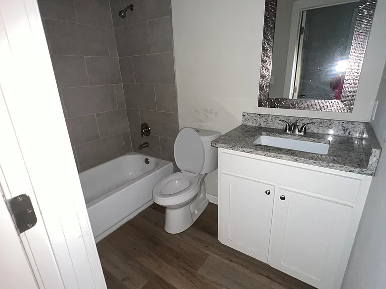 505 Carrie Dr — Photo 3