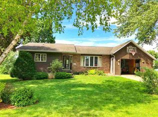 507 W Maple St, Calmar, IA 52132