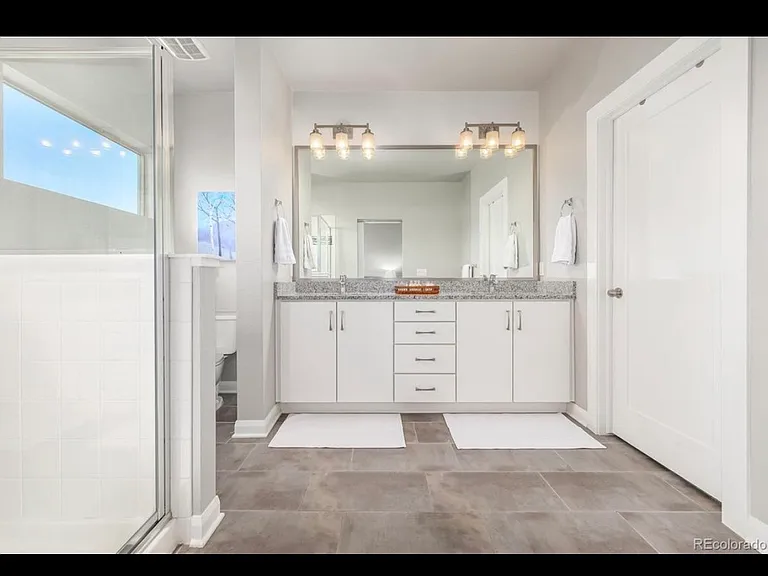 1764 W 67th Pl — Photo 8