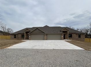 190 & 192 E 2nd St, Centerton, AR 72719