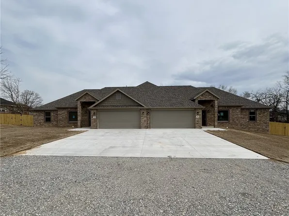 190 & 192 E 2nd St, Centerton, AR 72719