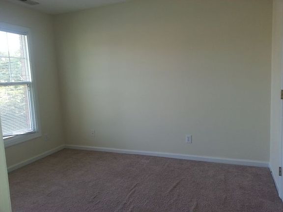 2nd image of 505 Meadowland Ct APT 8