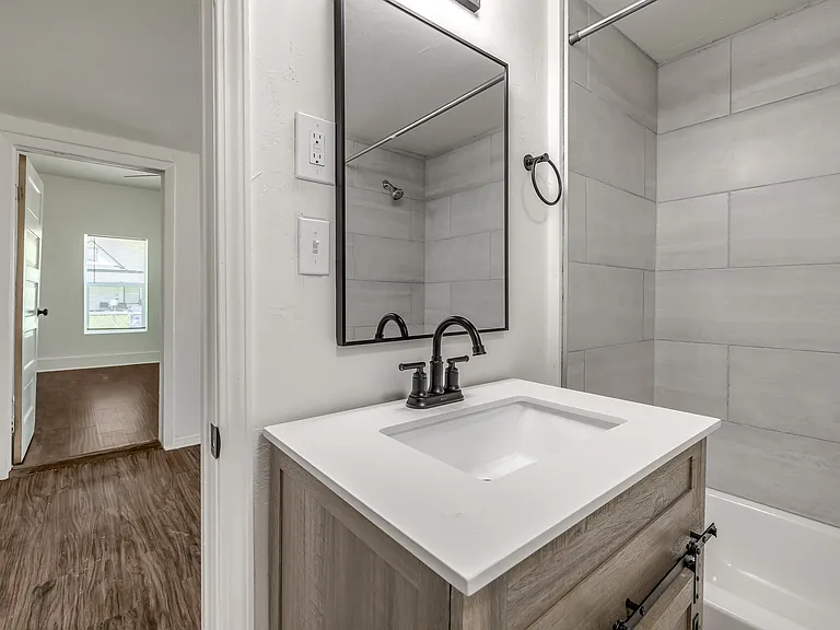 515 W Martin St — Photo 29