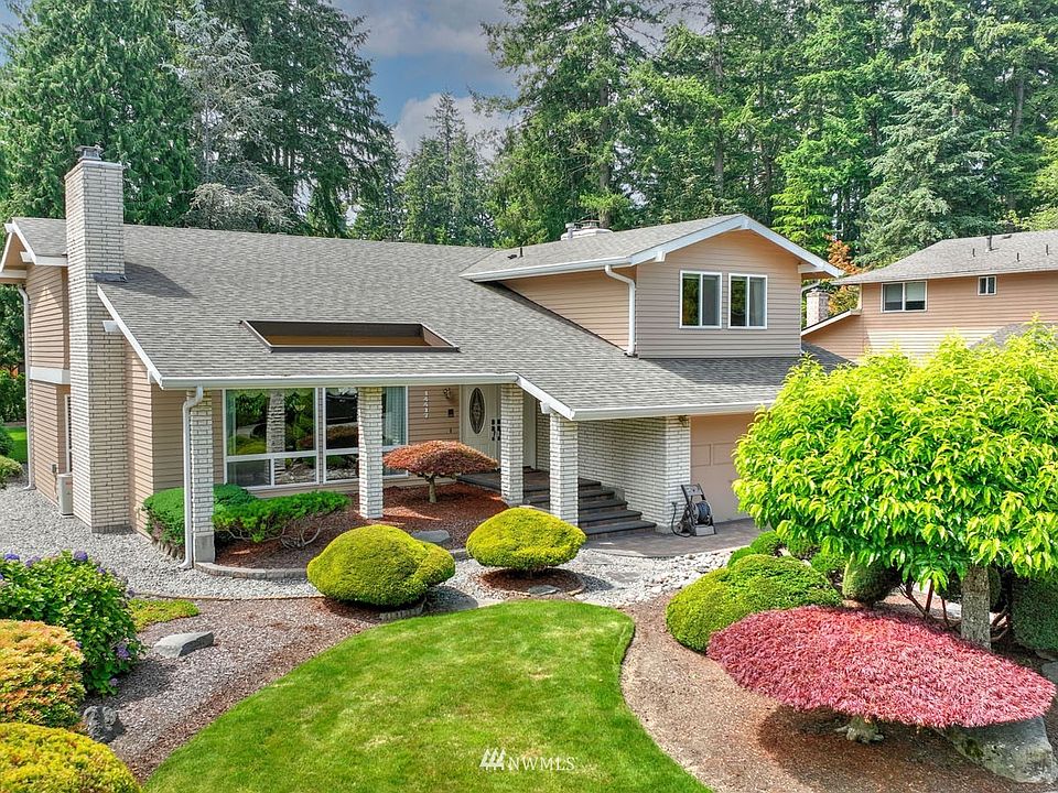 Immaculately maintained, one owner home in a highly sought after neighborhood!>