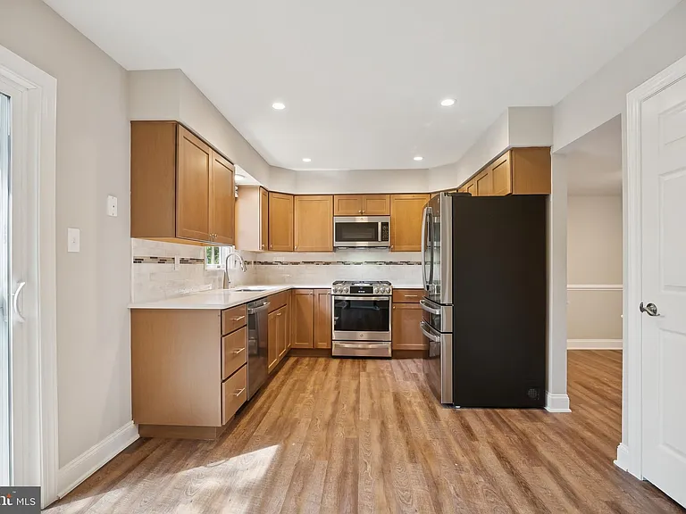 5400 Wissahickon Ave #6 — Photo 10