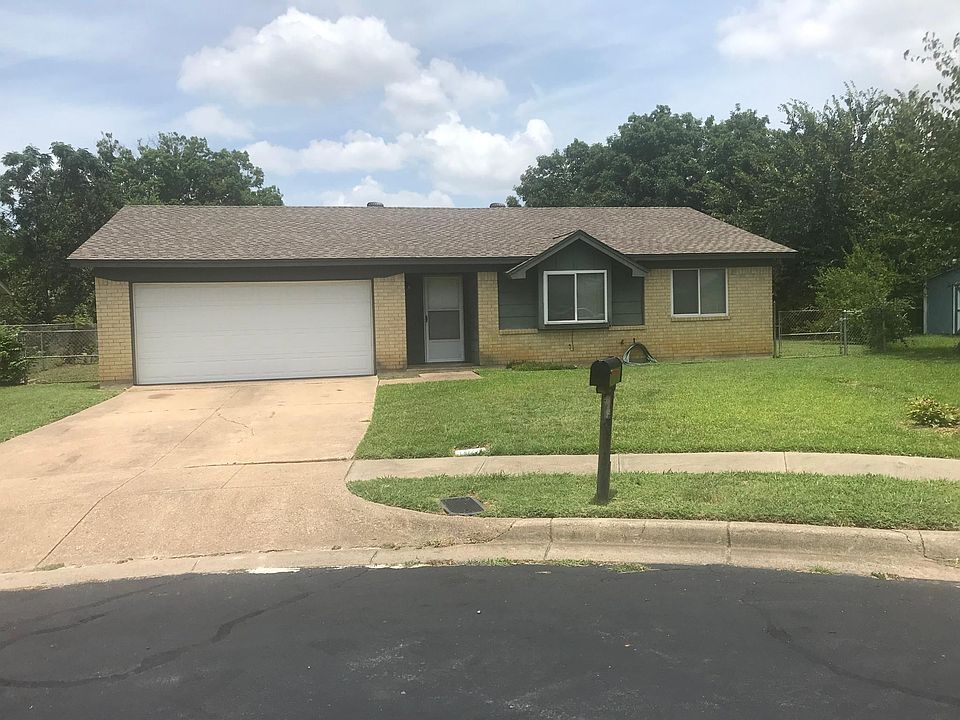1st image of 604 Bocowood Cir