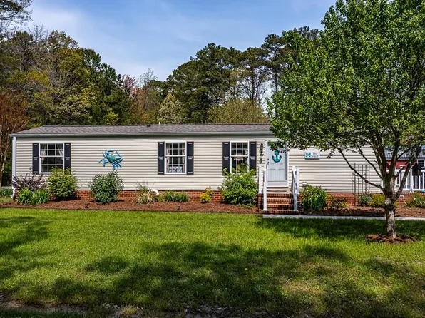 19 Harbor Rd, Reedville, VA 22539