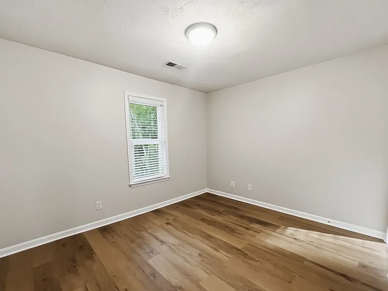 204 Hillcrest Rdg — Photo 25