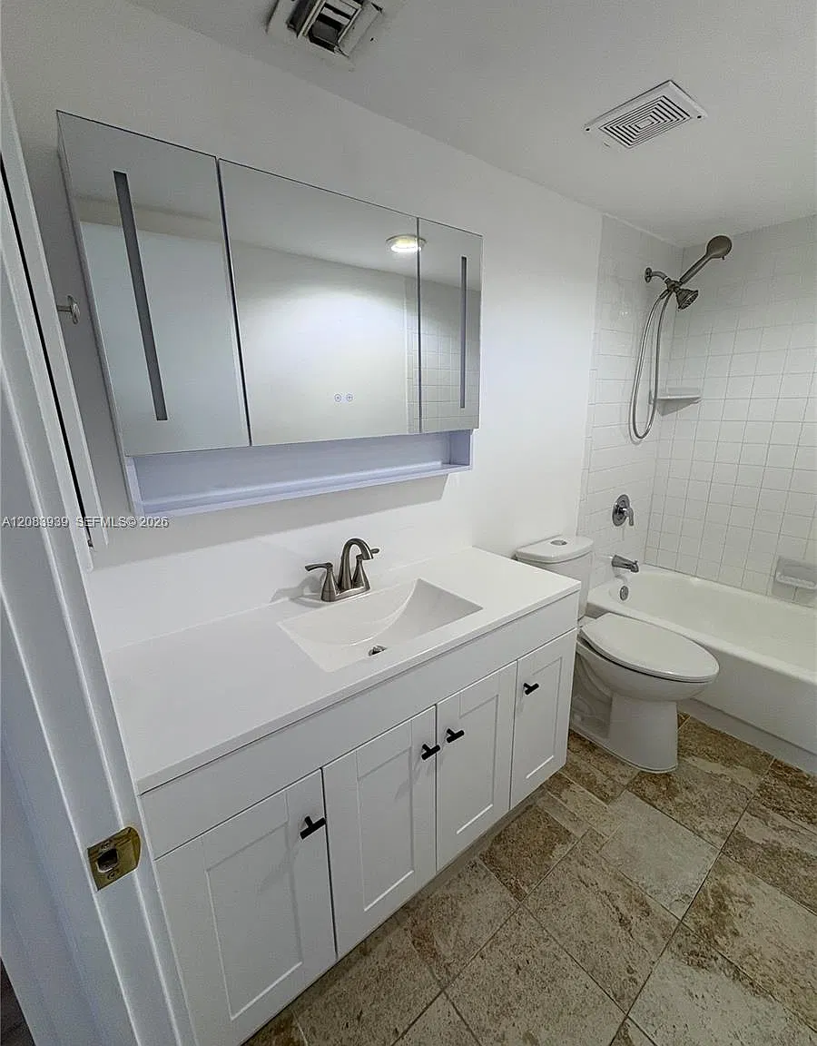 Palm Beach House Condo — Photo 3