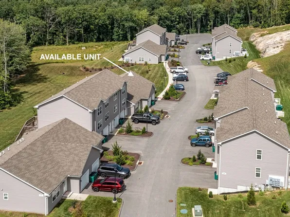 Ledyard Meadows - Bld 100 & 200, 101-208 Fieldstone Ln, Ledyard, CT 06339