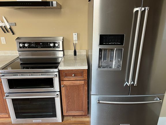 3rd image of 12 2nd St NE #6
