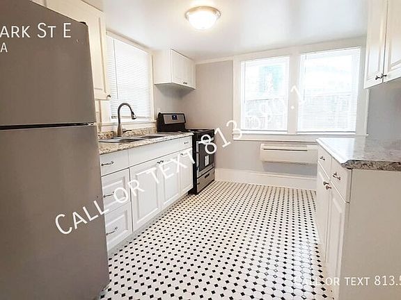 3rd image of 206 E Park St