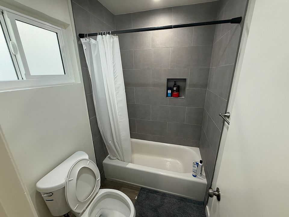 2nd image of 29 W 29th St #5