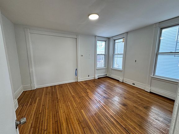5th image of 52 Carroll St APT 1