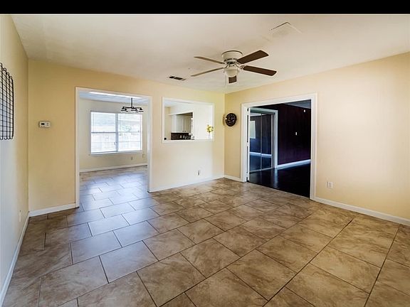 3rd image of 509 Cambridge Dr