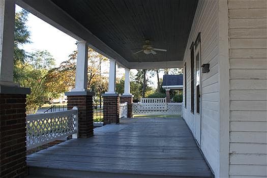 4th image of 501 Durden St