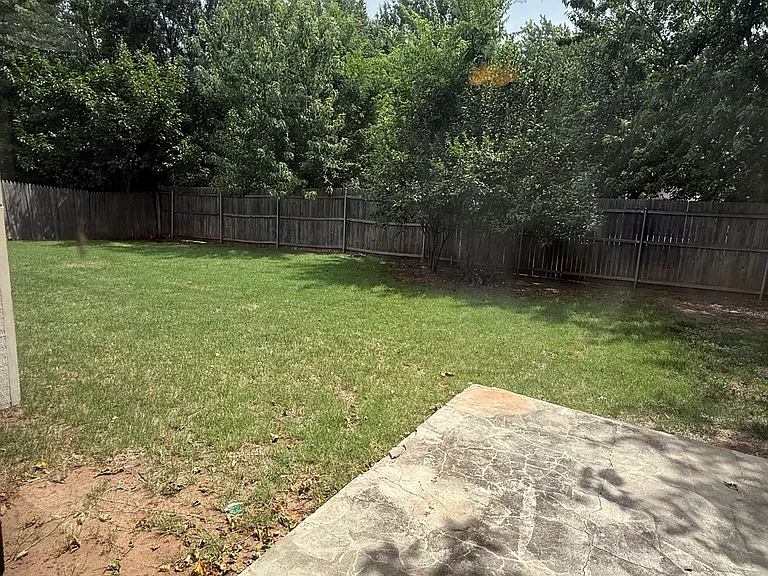 1528 Simon Ave — Photo 15